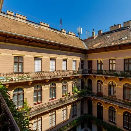 The Opulent Oasis By Newave Apartments Budapeszt Zewnętrze zdjęcie