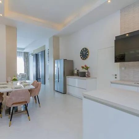 The Opulent Oasis By Newave Apartments Budapeszt Zewnętrze zdjęcie