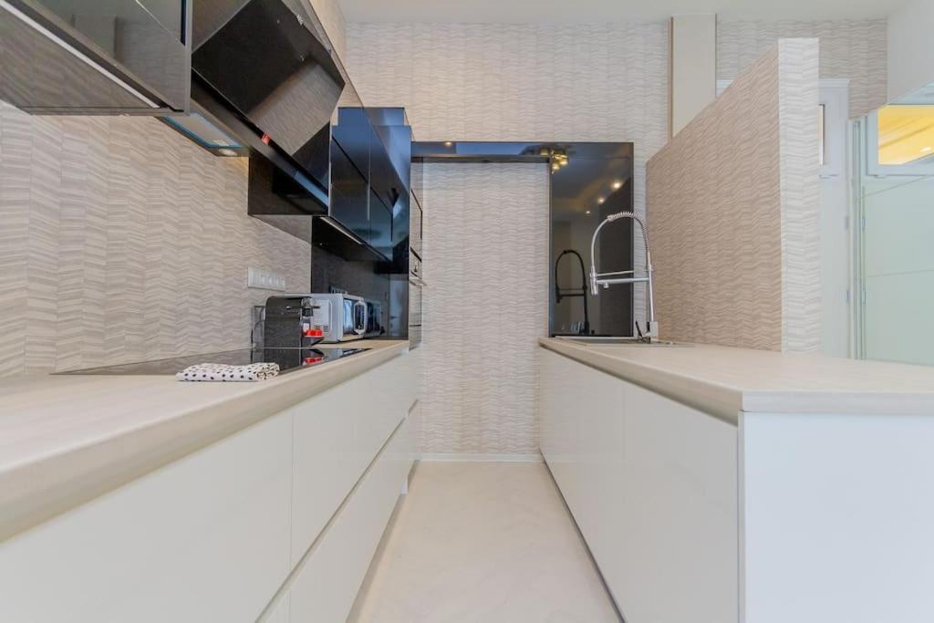 Apartment The Opulent Oasis By Newave *